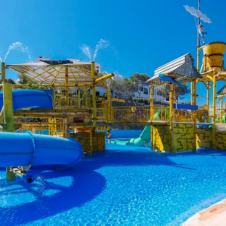 Fergus Club Carema Splash Lägenhetshotell