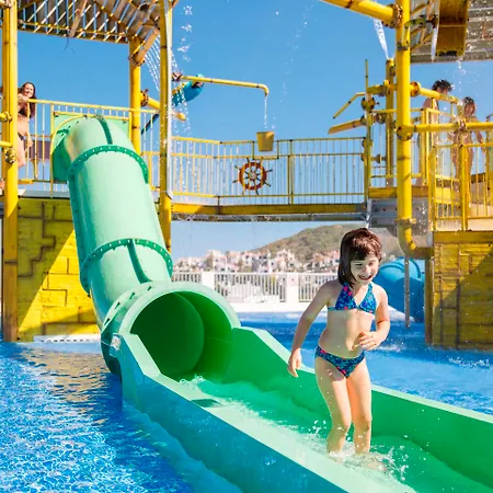 Fergus Club Carema Splash Lägenhetshotell Playas De Fornells