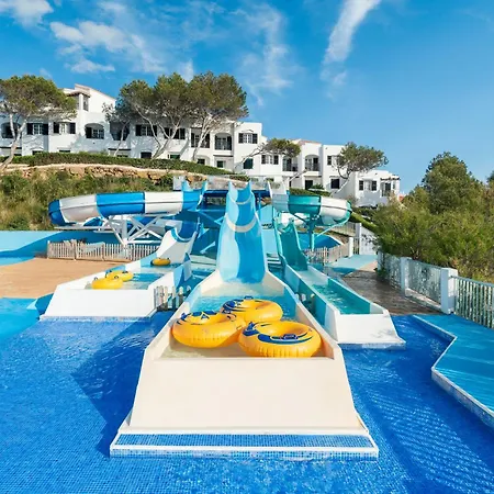 Апарт-отель Fergus Club Carema Splash 4*