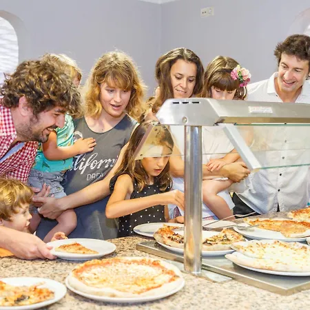 Aparthotel Fergus Club Carema Splash