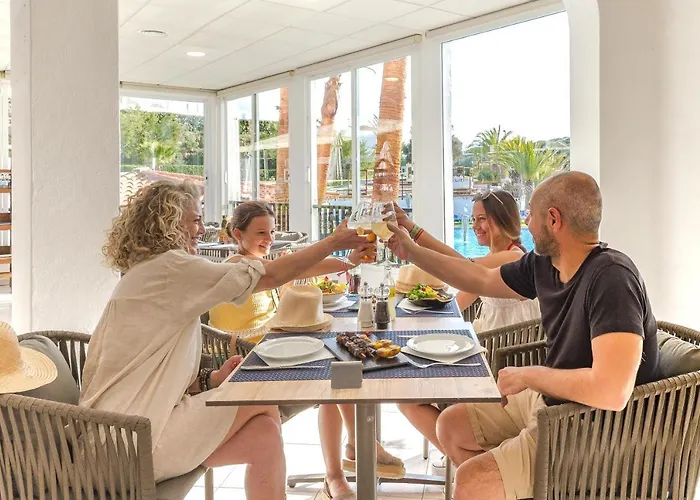 Fergus Club Carema Splash 4*