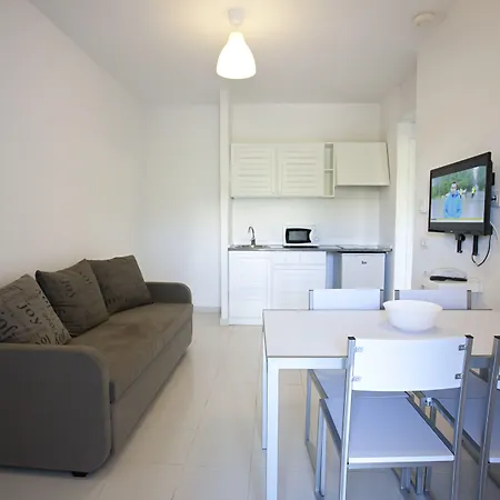 Fergus Club Carema Splash 4*