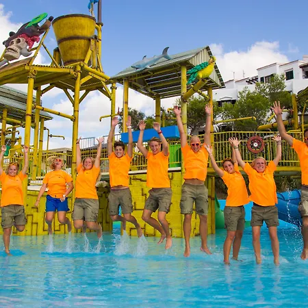 Fergus Club Carema Splash