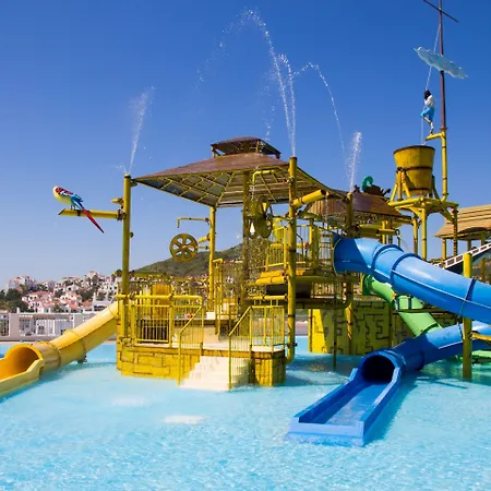 Fergus Club Carema Splash 4* Playas De Fornells