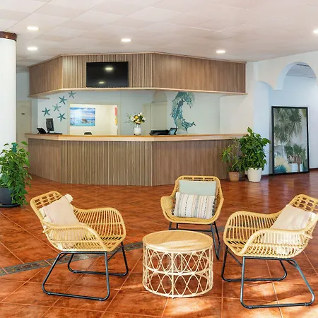 Fergus Club Carema Splash 4*