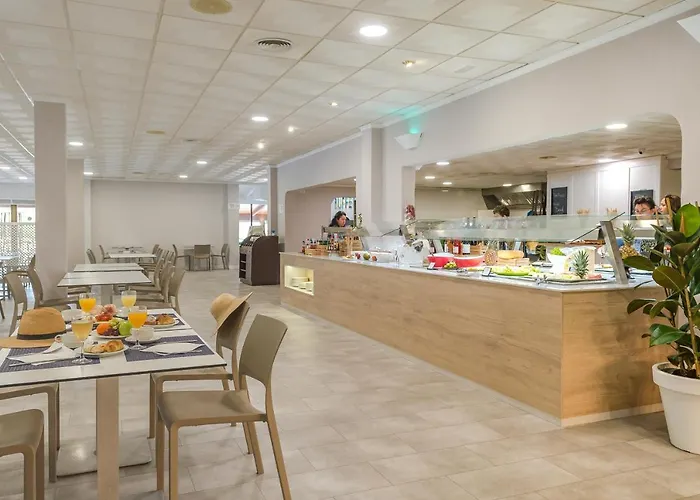 Fergus Club Carema Splash