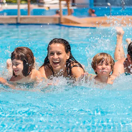 Fergus Club Carema Splash 4*