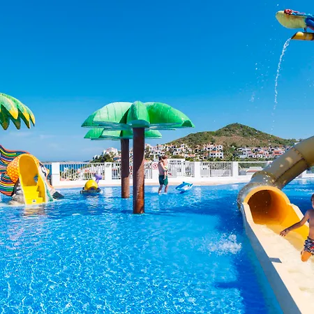 Fergus Club Carema Splash Lejlighedshotel 4*