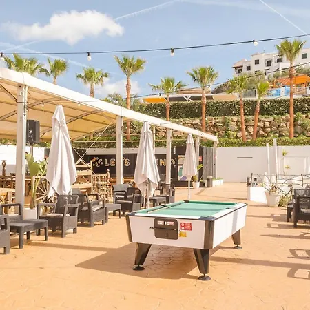 Lejlighedshotel Fergus Club Carema Splash 4*