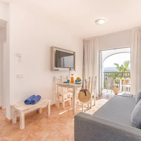 Fergus Club Carema Splash Lejlighedshotel 4*