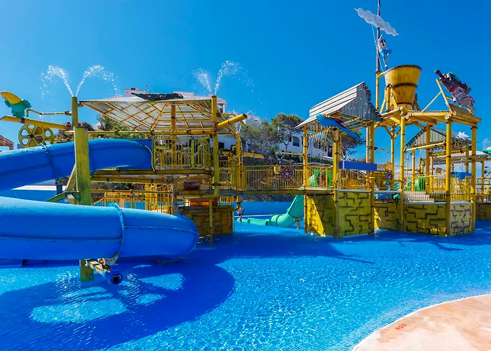 Fergus Club Carema Splash Apartmanhotel