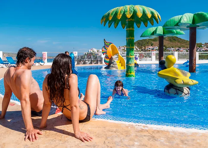 Fergus Club Carema Splash 4*