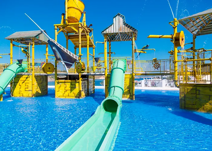 Fergus Club Carema Splash Apartmanhotel