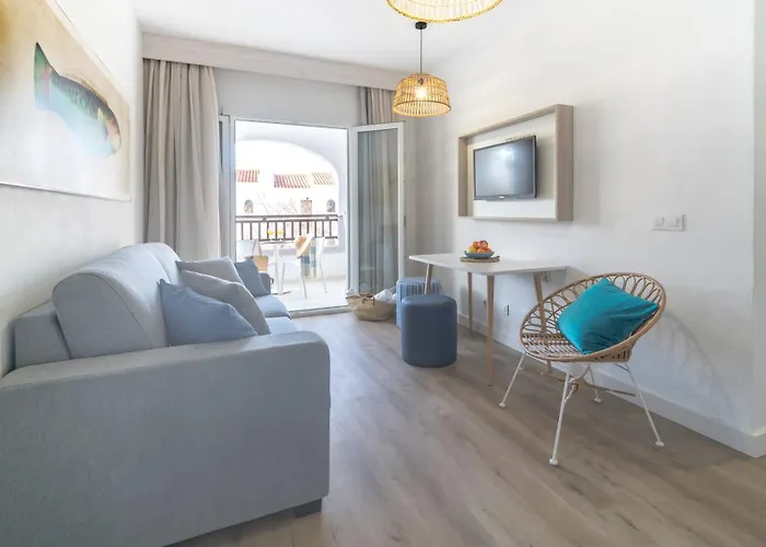 Fergus Club Carema Splash 4*